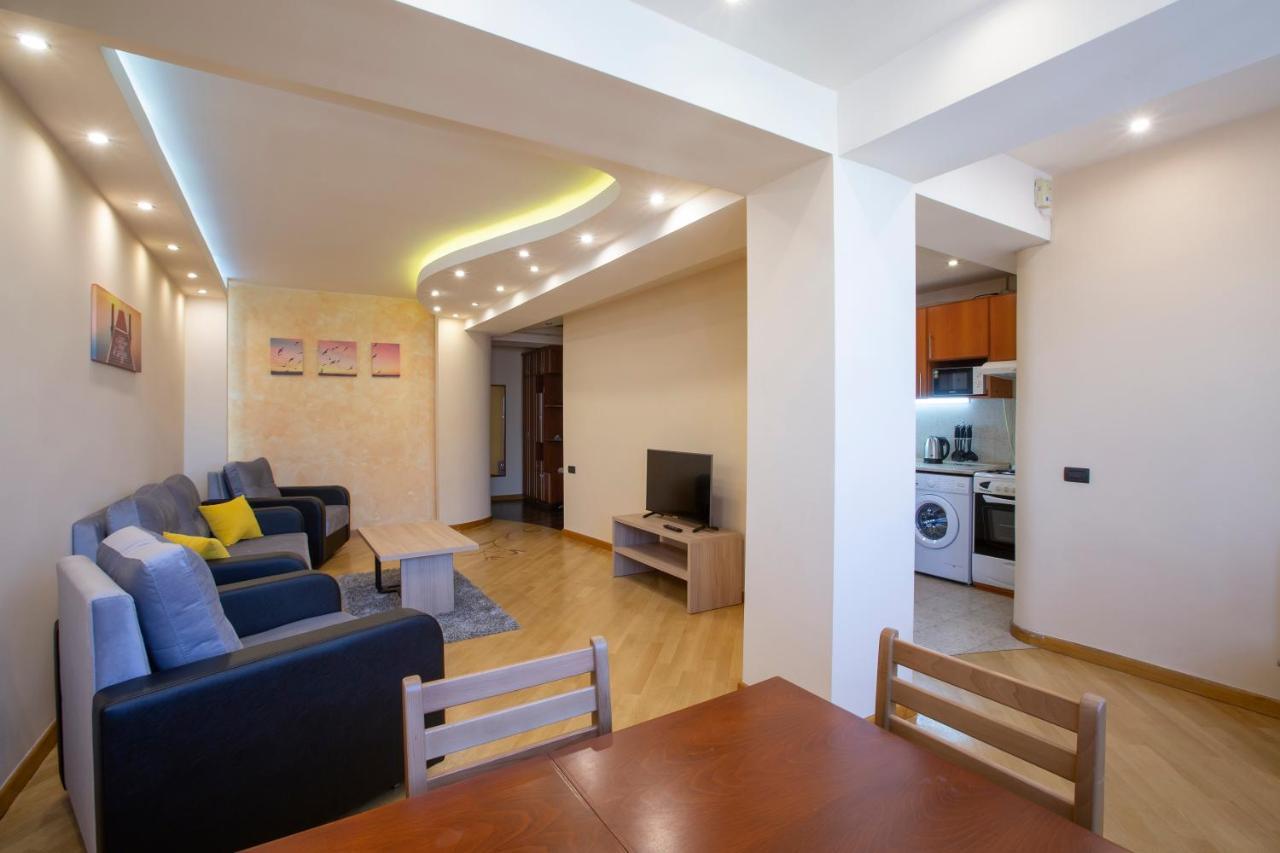Umba Apartment N4 - Balcony And Mount Ararat View Yerevan Exterior photo